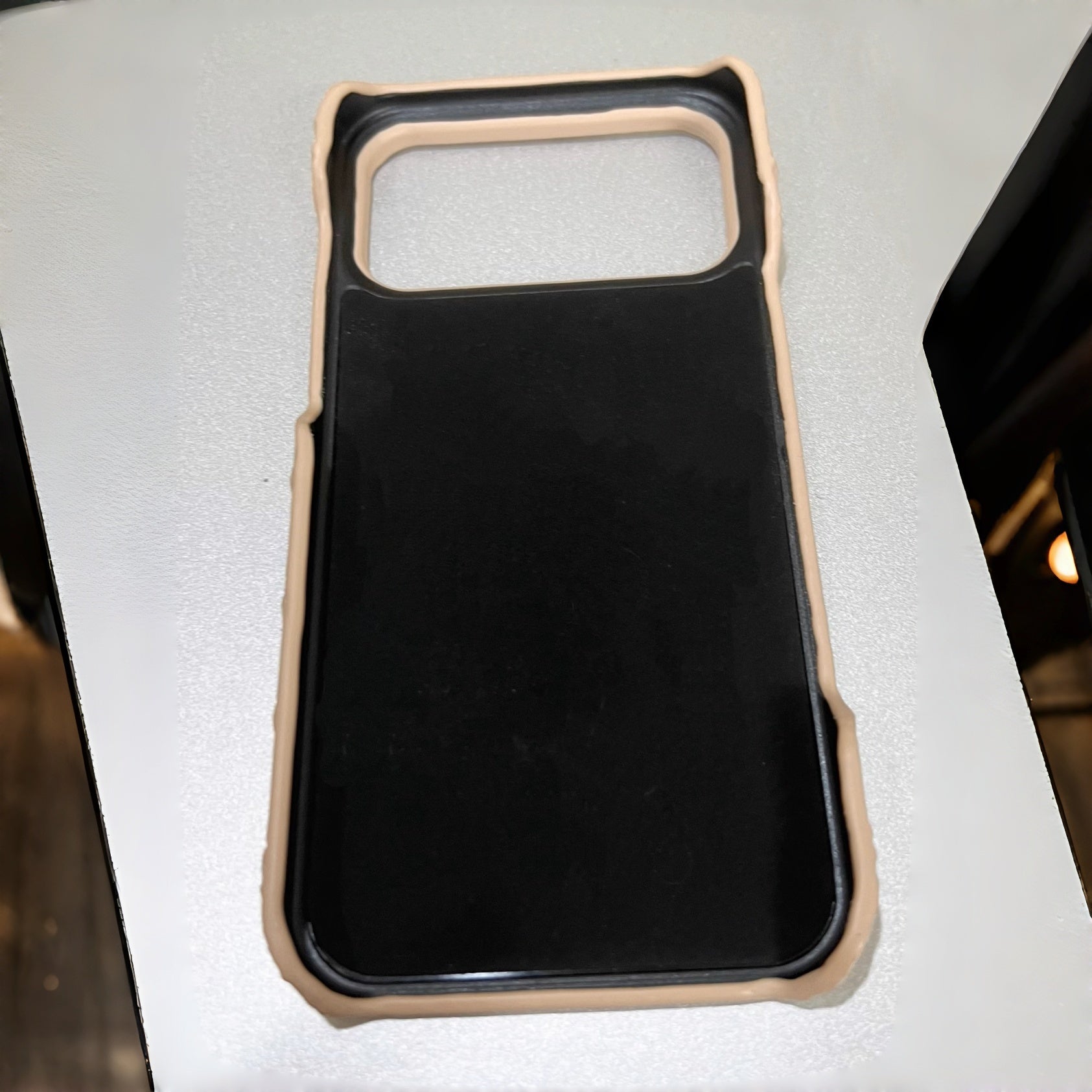 Hand-Crafted Leather Crocodile-Embossed Cream White Phone Case – Compatible with iPhone 17 Series